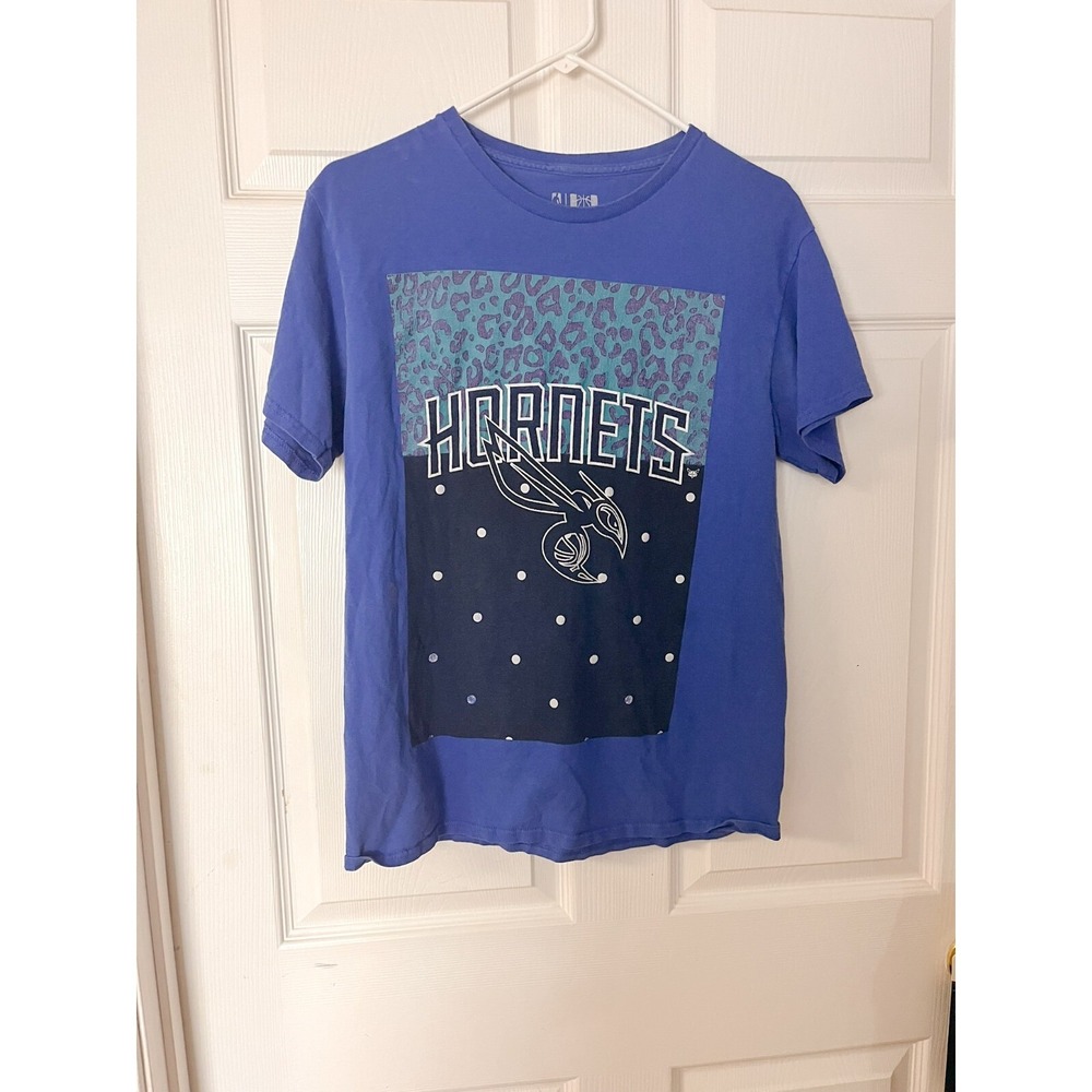 NBA Charlotte Hornets Basketball Short Sleeve T-Shirt Teal Leopard Size Medium - Picture 3 of 7